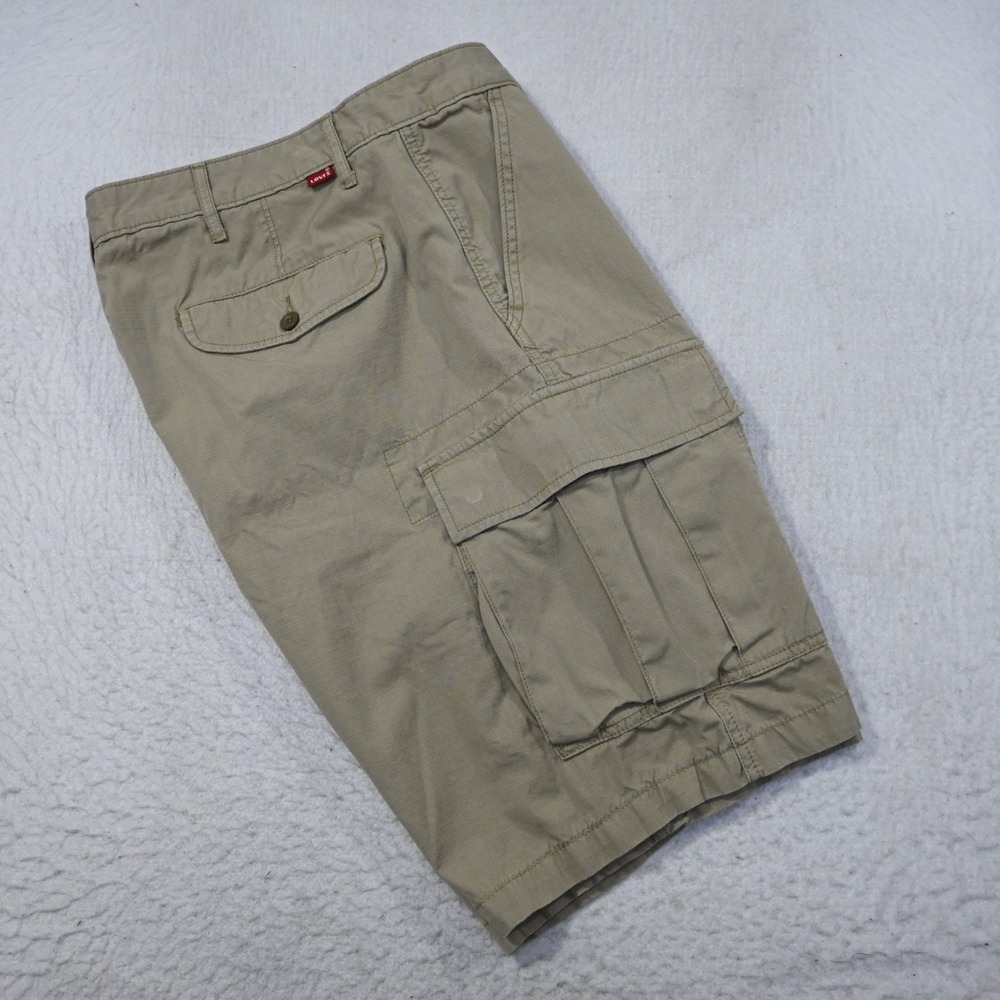 Levi's Cargo Shorts Beige Baggy Flat Front Workwear Mens Size 38 x 9"